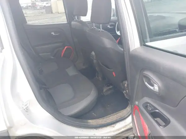 ZACCJBCT6GPD99562 2016 JEEP RENEGADE - Image 8