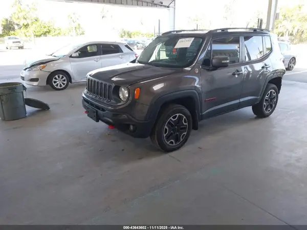 ZACCJBCT6GPE01293 2016 JEEP RENEGADE - Image 2