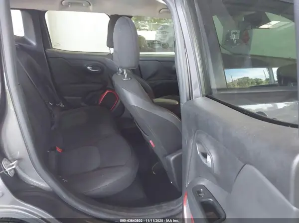 ZACCJBCT6GPE01293 2016 JEEP RENEGADE - Image 8