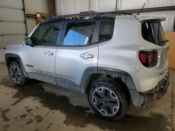 ZACCJBCT6GPE10267 2016 JEEP RENEGADE - Image 2