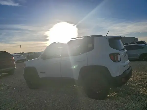 ZACCJBCT6GPE36805 2016 JEEP RENEGADE - Image 2
