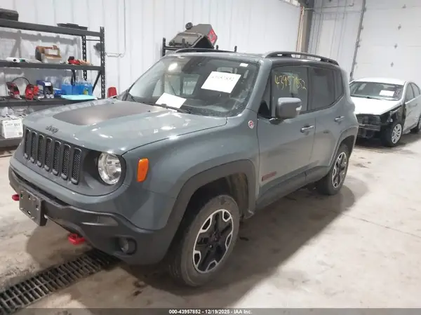 ZACCJBCT7GPC67751 2016 JEEP RENEGADE - Image 2