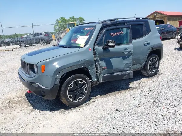 ZACCJBCT7GPC79477 2016 JEEP RENEGADE - Image 2