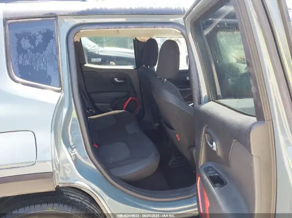 ZACCJBCT7GPC79477 2016 JEEP RENEGADE - Image 8