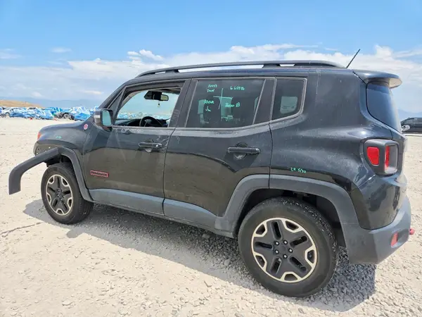 ZACCJBCT7GPC84081 2016 JEEP RENEGADE - Image 2