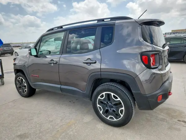 ZACCJBCT7GPD48085 2016 JEEP RENEGADE - Image 2