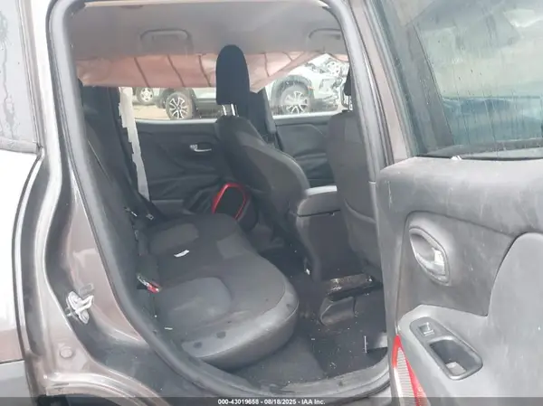 ZACCJBCT7GPD56915 2016 JEEP RENEGADE - Image 8