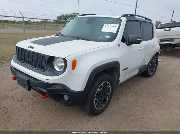 ZACCJBCT7GPD74380 2016 JEEP RENEGADE - Image 2