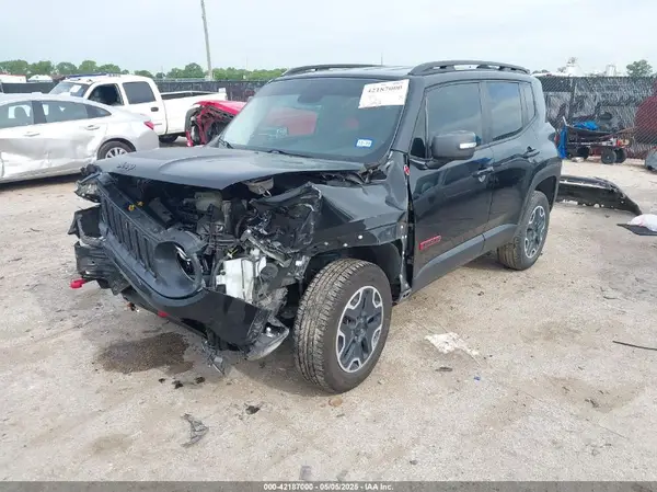 ZACCJBCT7GPD83161 2016 JEEP RENEGADE - Image 2