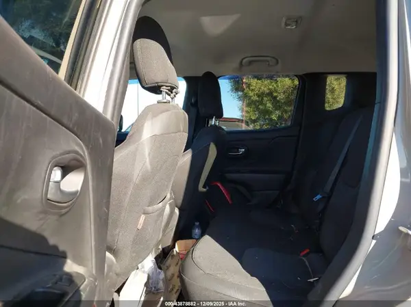 ZACCJBCT7GPD92099 2016 JEEP RENEGADE - Image 8