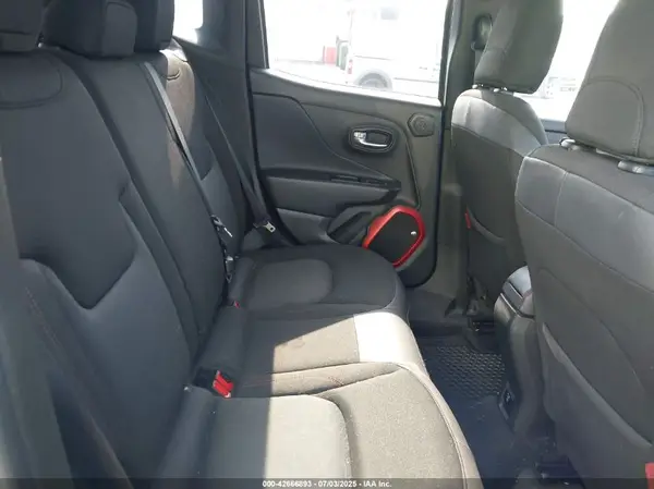 ZACCJBCT8GPC66771 2016 JEEP RENEGADE - Image 8