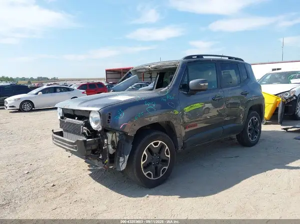 ZACCJBCT8GPC67127 2016 JEEP RENEGADE - Image 2