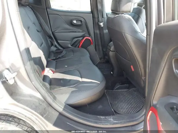 ZACCJBCT8GPC67127 2016 JEEP RENEGADE - Image 8