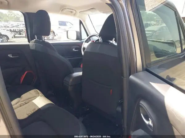 ZACCJBCT8GPC85482 2016 JEEP RENEGADE - Image 8