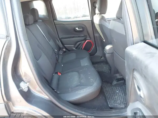 ZACCJBCT8GPC92240 2016 JEEP RENEGADE - Image 8