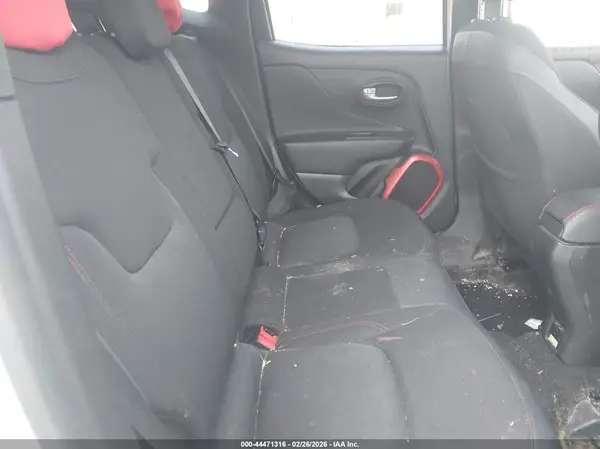 ZACCJBCT8GPD00093 2016 JEEP RENEGADE - Image 8