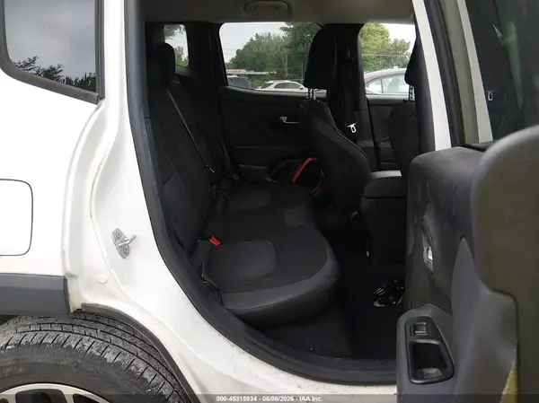 ZACCJBCT8GPD74937 2016 JEEP RENEGADE - Image 8