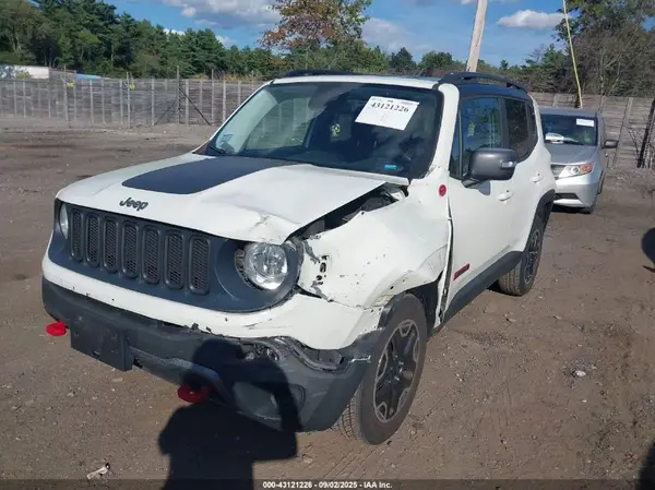 ZACCJBCT8GPD98753 2016 JEEP RENEGADE - Image 2