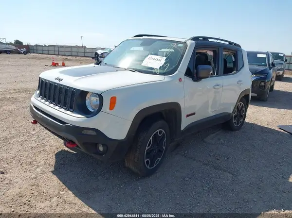 ZACCJBCT9GPC66570 2016 JEEP RENEGADE - Image 2