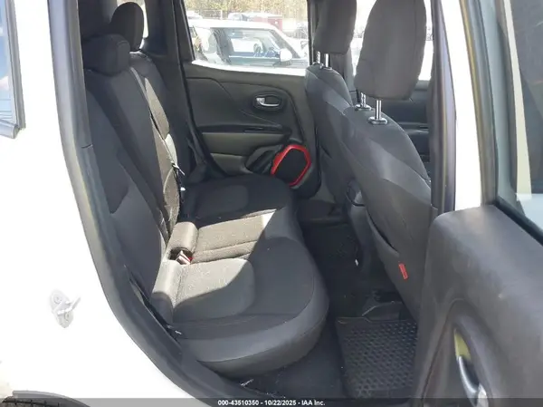 ZACCJBCT9GPC76581 2016 JEEP RENEGADE - Image 8