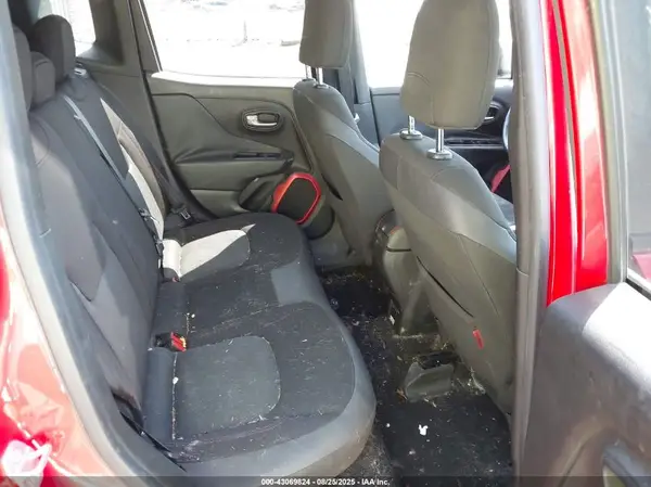 ZACCJBCT9GPC76645 2016 JEEP RENEGADE - Image 8