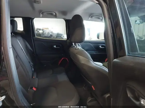 ZACCJBCT9GPC83188 2016 JEEP RENEGADE - Image 8