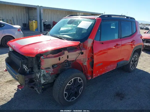ZACCJBCT9GPD05741 2016 JEEP RENEGADE - Image 2