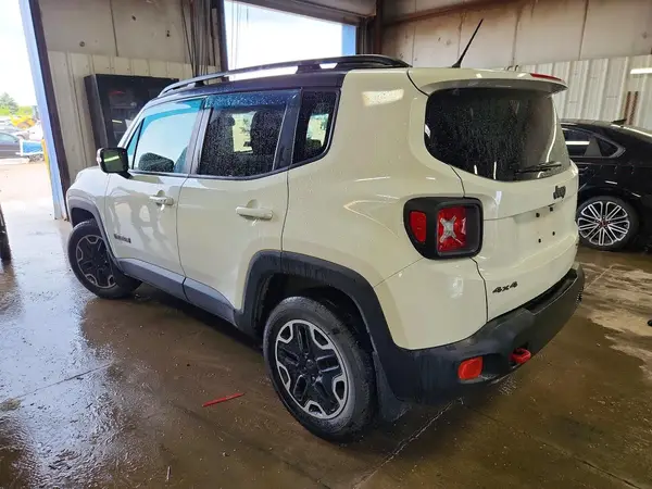 ZACCJBCT9GPD24421 2016 JEEP RENEGADE - Image 2