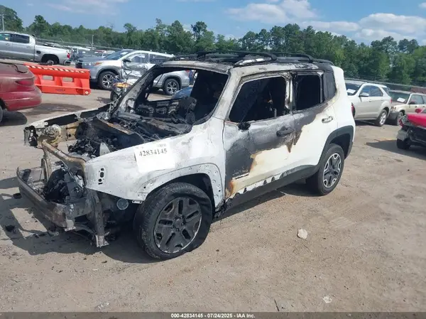 ZACCJBCT9GPD38674 2016 JEEP RENEGADE - Image 2