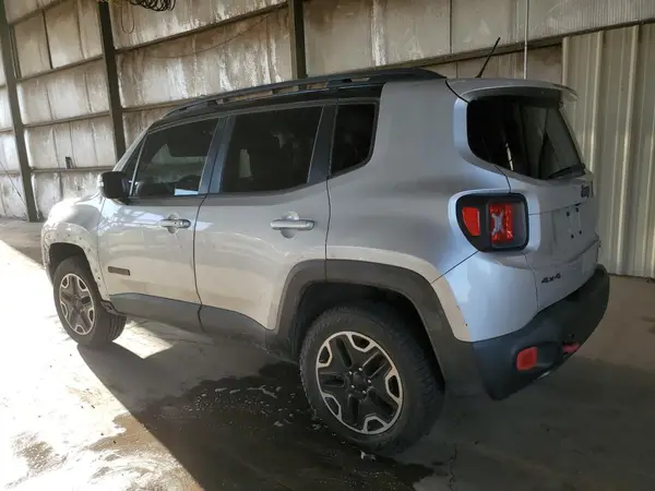 ZACCJBCT9GPD73330 2016 JEEP RENEGADE - Image 2