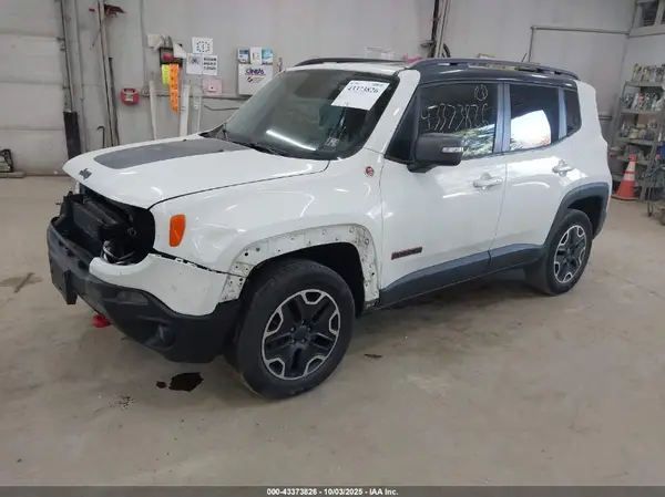 ZACCJBCT9GPD87034 2016 JEEP RENEGADE - Image 2
