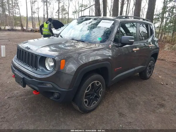ZACCJBCT9GPD98387 2016 JEEP RENEGADE - Image 2