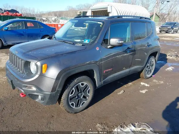 ZACCJBCT9GPE11087 2016 JEEP RENEGADE - Image 2