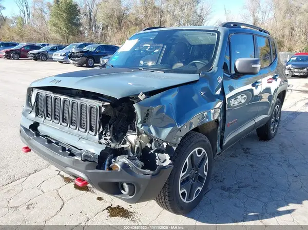 ZACCJBCT9GPE31887 2016 JEEP RENEGADE - Image 2