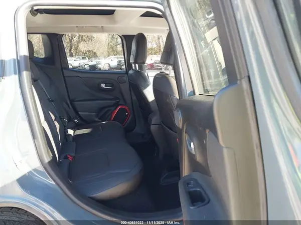 ZACCJBCT9GPE31887 2016 JEEP RENEGADE - Image 8
