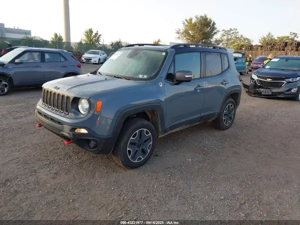 ZACCJBCT9GPE35437 2016 JEEP RENEGADE - Image 2