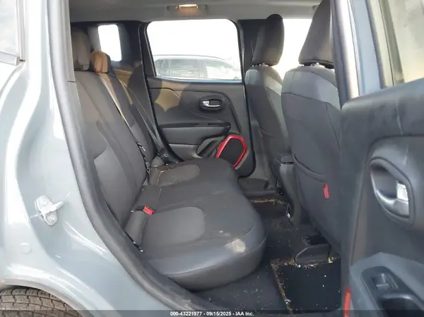 ZACCJBCT9GPE35437 2016 JEEP RENEGADE - Image 8