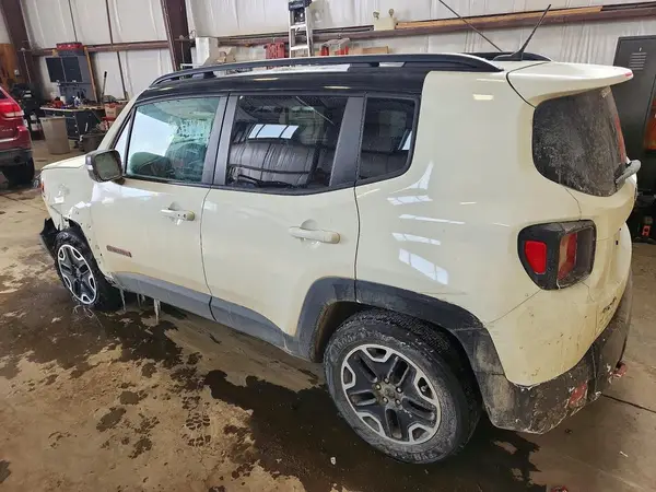 ZACCJBCTXGPC56808 2016 JEEP RENEGADE - Image 2