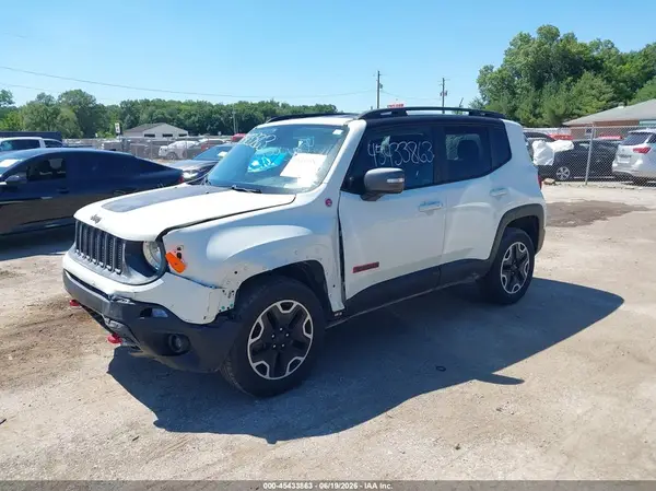 ZACCJBCTXGPD10950 2016 JEEP RENEGADE - Image 2