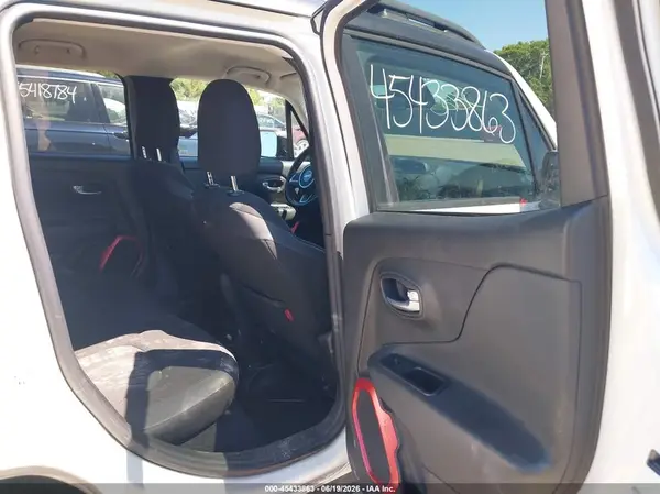 ZACCJBCTXGPD10950 2016 JEEP RENEGADE - Image 8