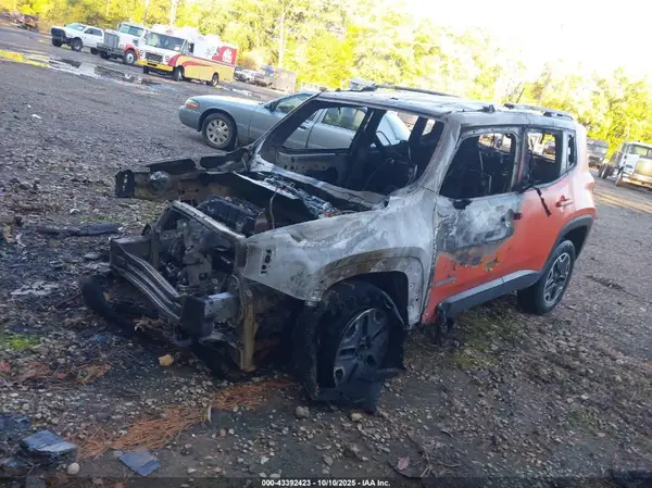 ZACCJBCTXGPD17459 2016 JEEP RENEGADE - Image 2