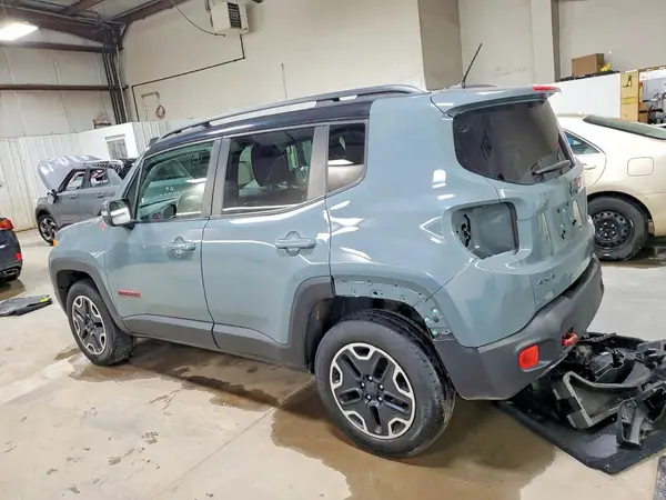 ZACCJBCTXGPD17963 2016 JEEP RENEGADE - Image 2