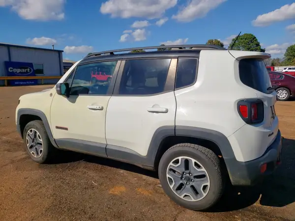 ZACCJBCTXGPD46332 2016 JEEP RENEGADE - Image 2