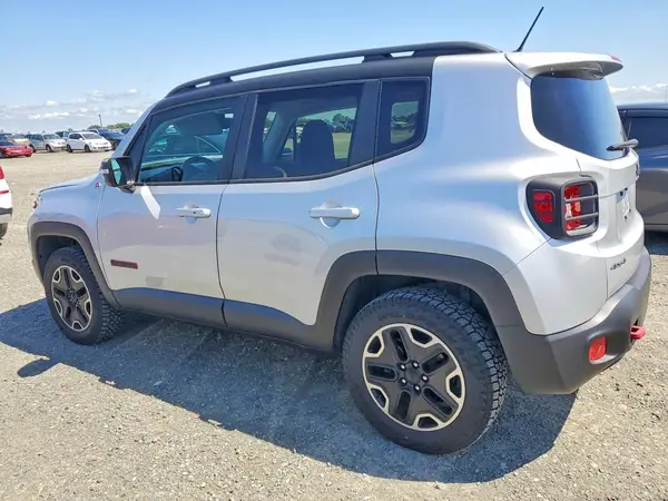 ZACCJBCTXGPD75720 2016 JEEP RENEGADE - Image 2