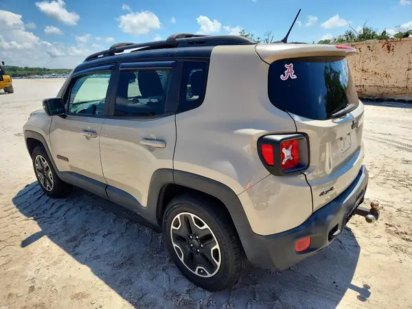 ZACCJBCTXGPE14273 2016 JEEP RENEGADE - Image 2