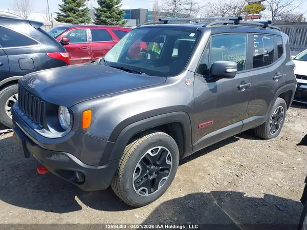 ZACCJBCTXGPE23992 2016 JEEP RENEGADE - Image 2
