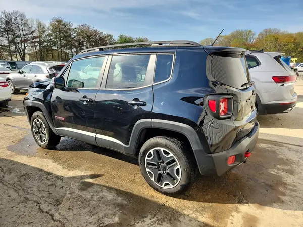ZACCJBCTXGPE35219 2016 JEEP RENEGADE - Image 2