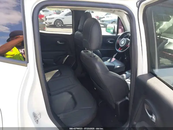 ZACCJBDB0JPH78358 2018 JEEP RENEGADE - Image 8
