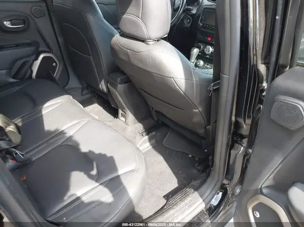 ZACCJBDB1HPF85839 2017 JEEP RENEGADE - Image 8