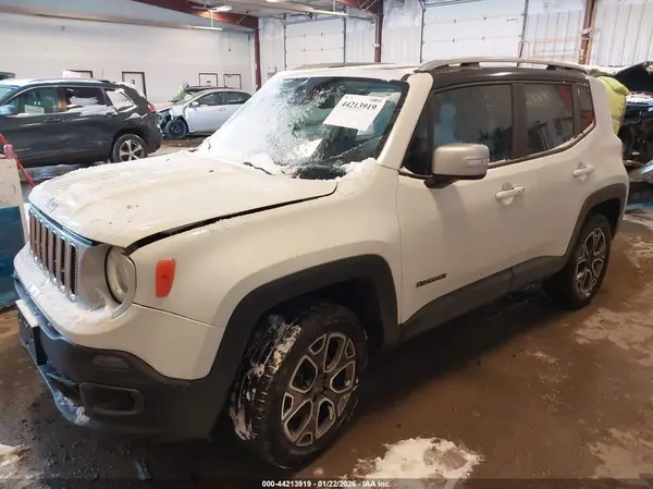 ZACCJBDB1JPH57132 2018 JEEP RENEGADE - Image 2